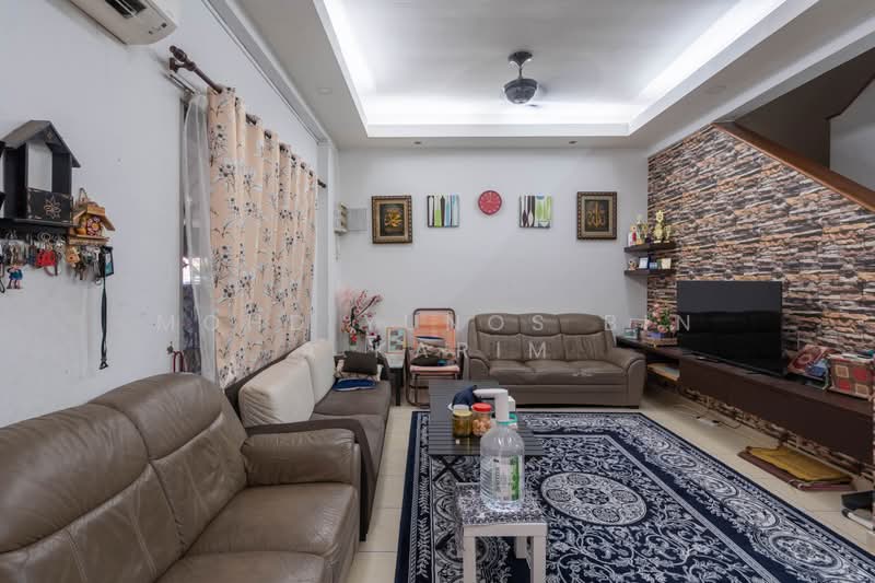 Rumah Teres 2 Tingkat untuk Dijual di Alam Budiman (Shah Alam) - Mohd Yunos Bin A.Karim - Living Room - PropertyGuru.com.my