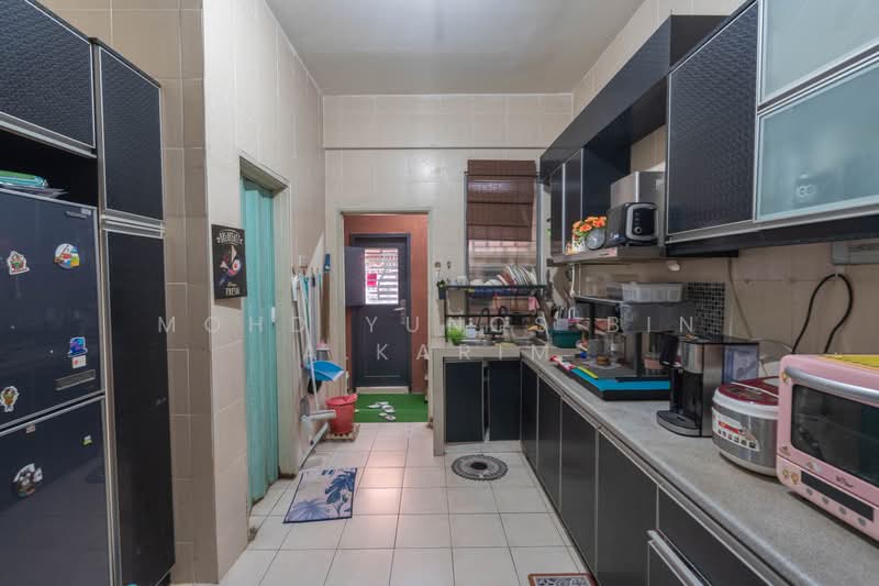 Rumah Teres 2 Tingkat untuk Dijual di Alam Budiman (Shah Alam) - Mohd Yunos Bin A.Karim - Kitchen - PropertyGuru.com.my