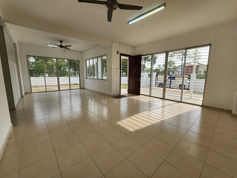 2-storey Terraced House for Sale in Bandar Seri Coalfields (Sungai Buloh) - Jimmy Tan - Living Room - PropertyGuru.com.my