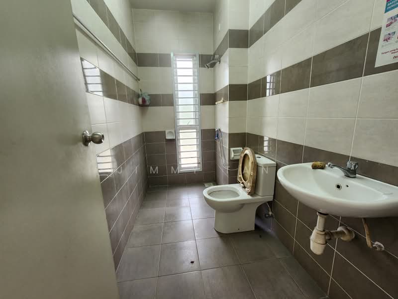 2-storey Terraced House for Sale in Bandar Seri Coalfields (Sungai Buloh) - Jimmy Tan - Bathroom - PropertyGuru.com.my