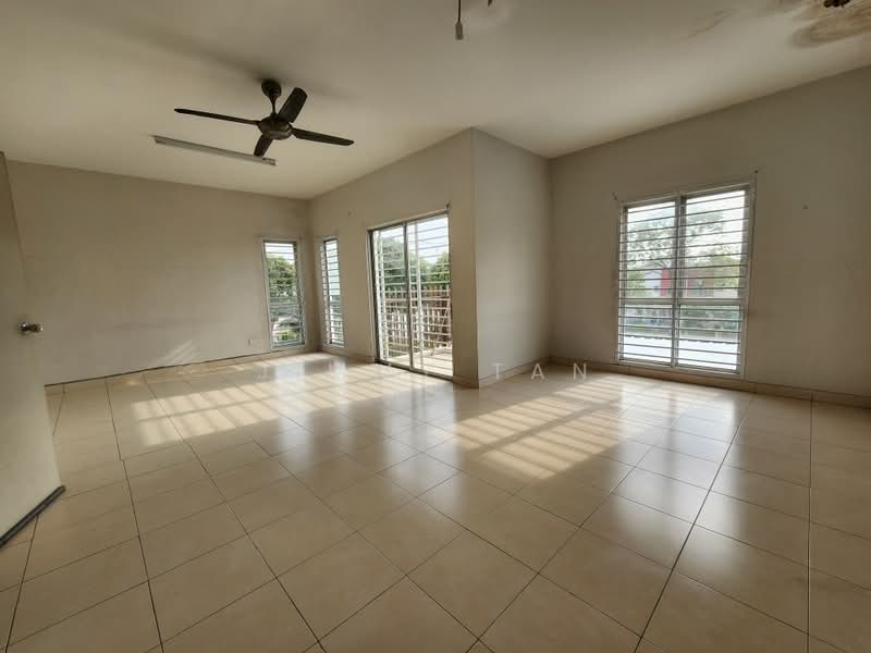 2-storey Terraced House for Sale in Bandar Seri Coalfields (Sungai Buloh) - Jimmy Tan - Living Room - PropertyGuru.com.my