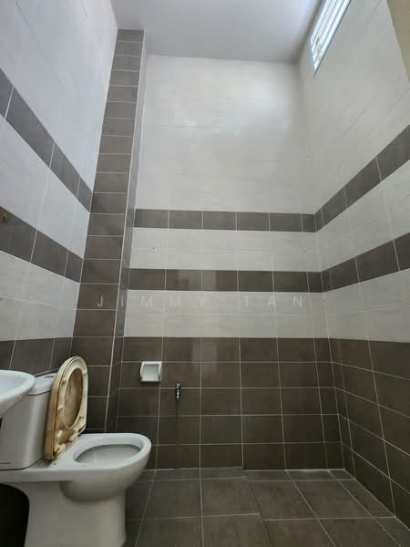 2-storey Terraced House for Sale in Bandar Seri Coalfields (Sungai Buloh) - Jimmy Tan - Bathroom - PropertyGuru.com.my