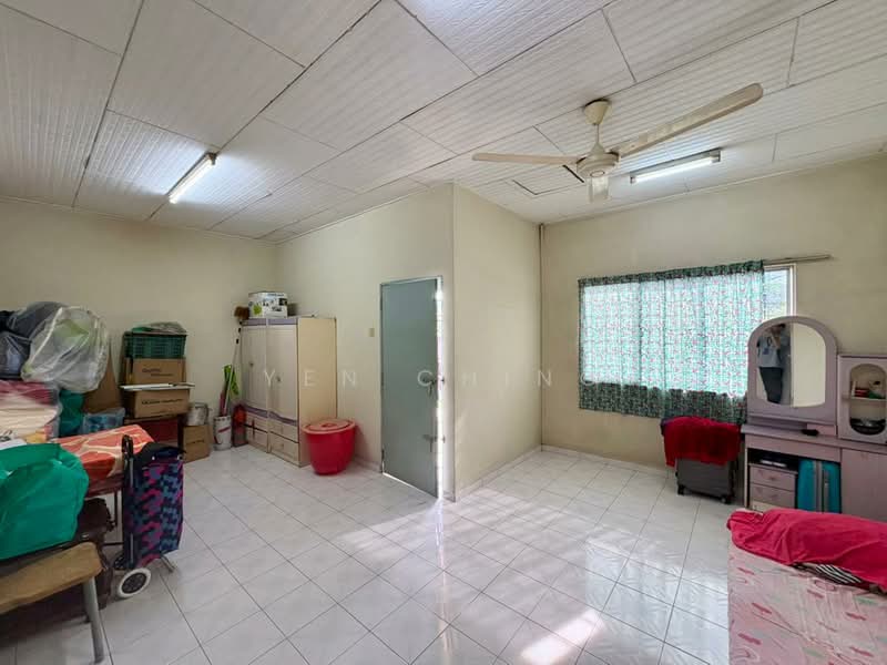 2-storey Terraced House for Sale in Taman Kepong (Kepong) - Yen Ching - Bedroom - PropertyGuru.com.my