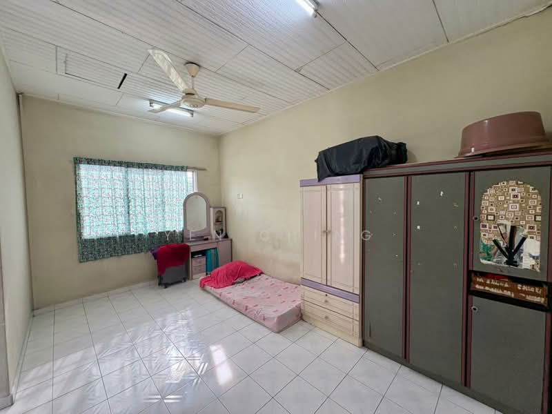 2-storey Terraced House for Sale in Taman Kepong (Kepong) - Yen Ching - Bedroom - PropertyGuru.com.my