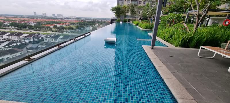 Servis Apartment untuk Dijual di Gravit8, Klang - Bee Ang - Pool - PropertyGuru.com.my