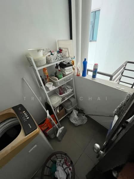 Servis Apartment untuk Dijual di Symphony Tower (Menara Simfoni) - Trevor Chai - Balcony - PropertyGuru.com.my