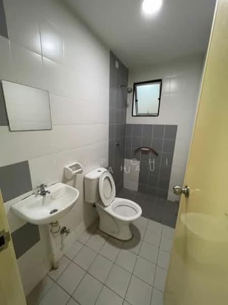Apartment for Sale at Seri Intan Apartment - Chi Hau - Bathroom - PropertyGuru.com.my