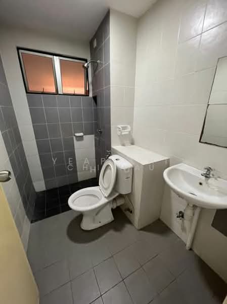 Apartment for Sale at Seri Intan Apartment - Chi Hau - Bathroom - PropertyGuru.com.my