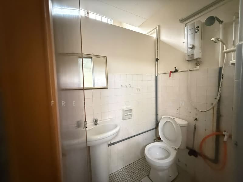 Rumah Teres 1 Tingkat untuk Disewa di Bandar Sri Damansara (Selangor) - Frederick Tan - Bathroom - PropertyGuru.com.my