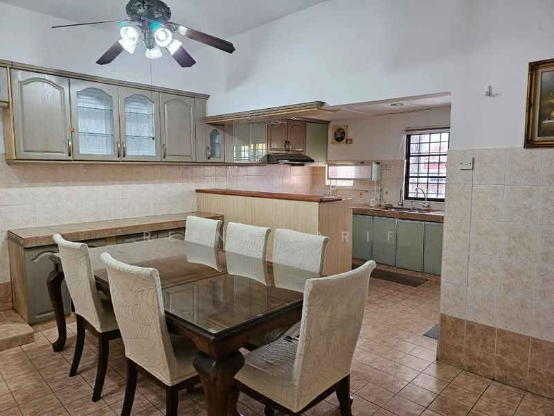 2-storey Terraced House for Sale in Bukit Jelutong (Shah Alam) - Reena Sarif - Kitchen - PropertyGuru.com.my
