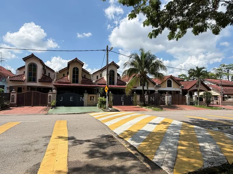 Rumah Teres 1 Tingkat untuk Dijual di Taman Molek (Johor Bahru) - Jennifer Ng - Exterior - PropertyGuru.com.my