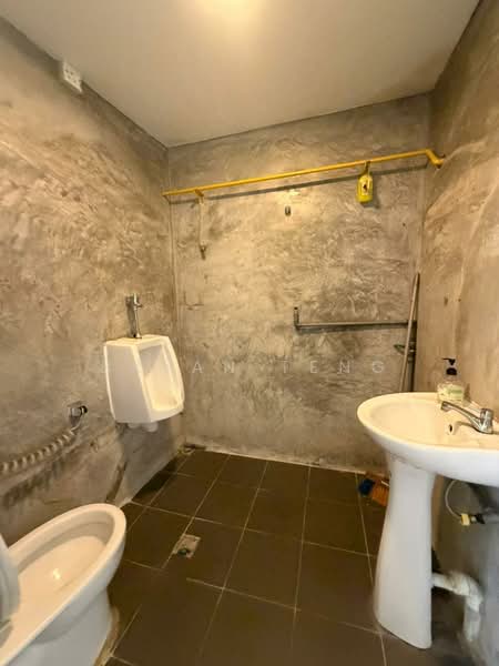 Kedai untuk Dijual di Pulau Tikus (Penang) - Bryan Teng - Bathroom - PropertyGuru.com.my