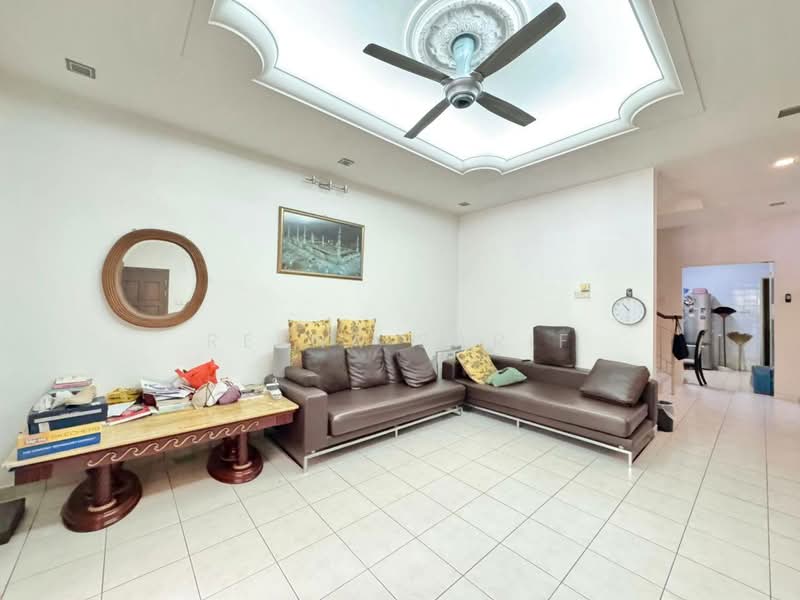 2-storey Terraced House for Sale in Bukit Jelutong (Shah Alam) - Reena Sarif - Living Room - PropertyGuru.com.my
