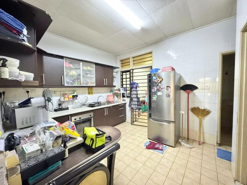 2-storey Terraced House for Sale in Bukit Jelutong (Shah Alam) - Reena Sarif - Kitchen - PropertyGuru.com.my