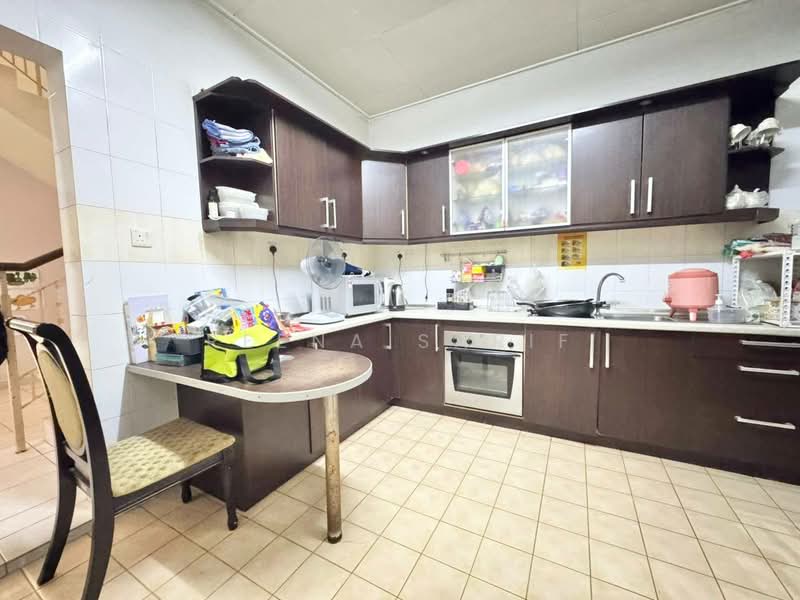 2-storey Terraced House for Sale in Bukit Jelutong (Shah Alam) - Reena Sarif - Kitchen - PropertyGuru.com.my