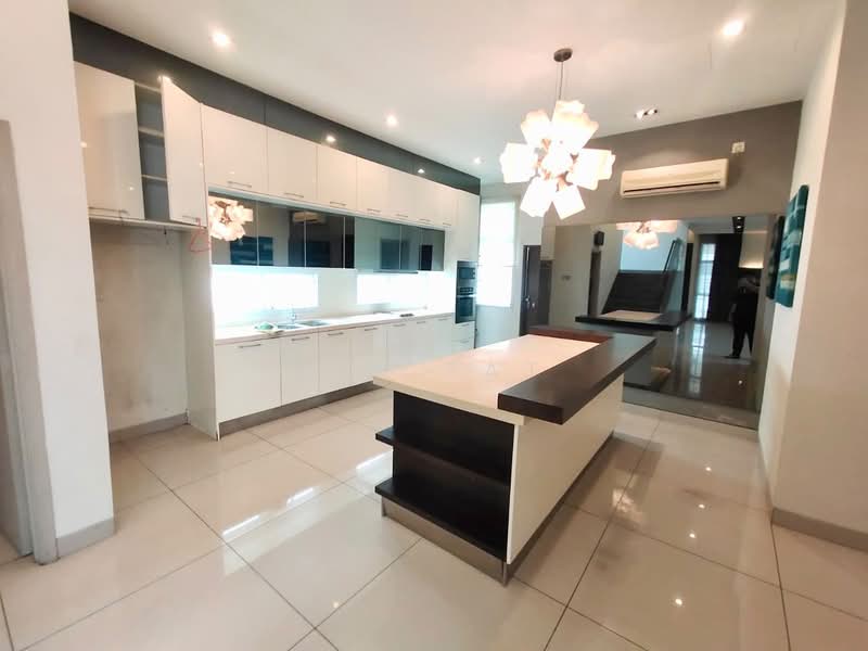 Bungalow House for Sale in Taman Suria (Johor Bahru) - Yik Tat - PropertyGuru.com.my