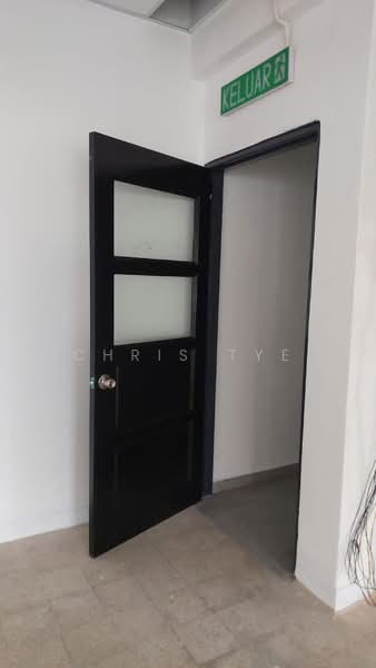 Shop / Office for Rent in Seksyen 13 (Shah Alam) - Chris Tye - Entrance - PropertyGuru.com.my