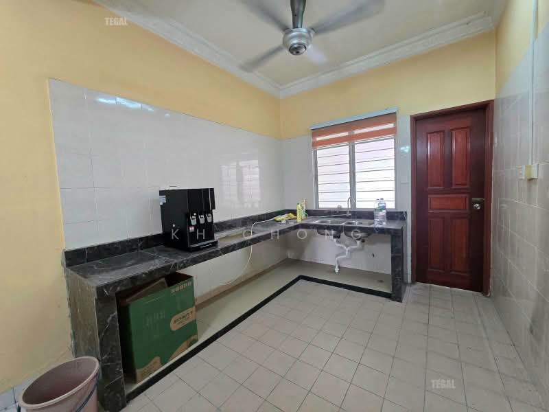 Terraced House for Sale in Bandar Botanic (Klang) - KH Chong - Kitchen - PropertyGuru.com.my
