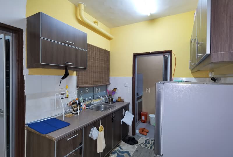 Pangsapuri untuk Dijual di Vista Impiana - Vernice Ng - Kitchen - PropertyGuru.com.my