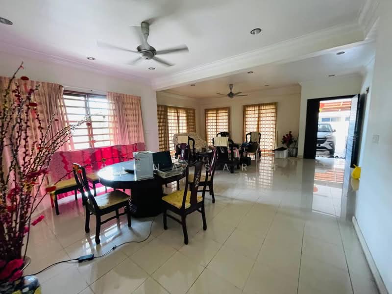 2-storey Terraced House for Sale in Bukit Jelutong (Shah Alam) - Reena Sarif - Living Room - PropertyGuru.com.my