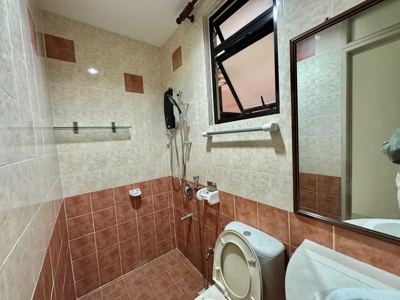 Terraced House for Sale in Bukit Jelutong (Shah Alam) - Reena Sarif - Bathroom - PropertyGuru.com.my
