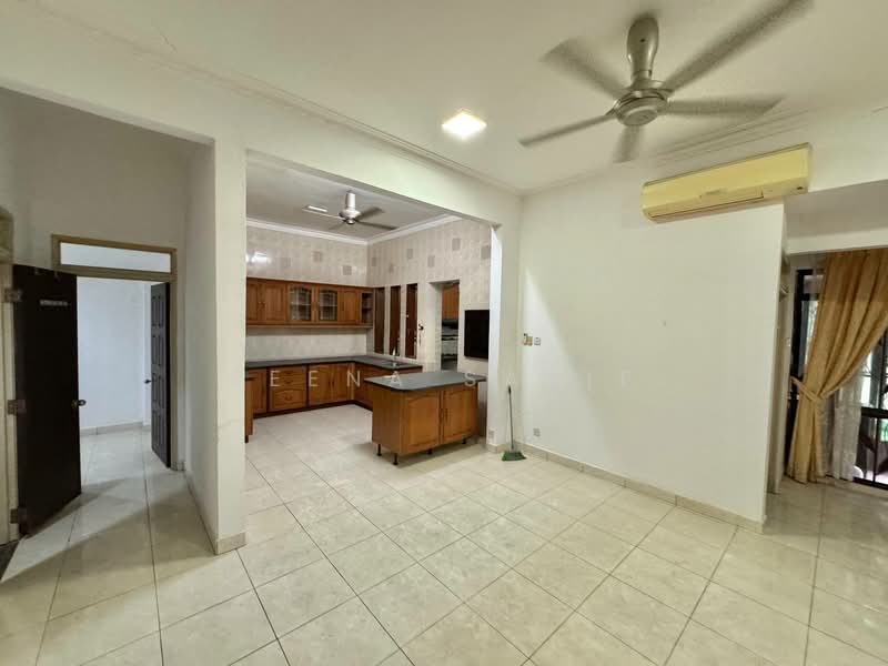 Terraced House for Sale in Bukit Jelutong (Shah Alam) - Reena Sarif - Kitchen - PropertyGuru.com.my