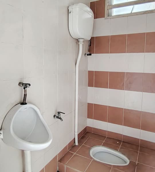 Shop for Sale in Bandar Meru Raya (Ipoh) - Kevin Ho - Bathroom - PropertyGuru.com.my