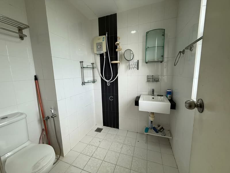 Kondominium untuk Disewa di Plaza Menjalara - Jessica Lim - Bathroom - PropertyGuru.com.my