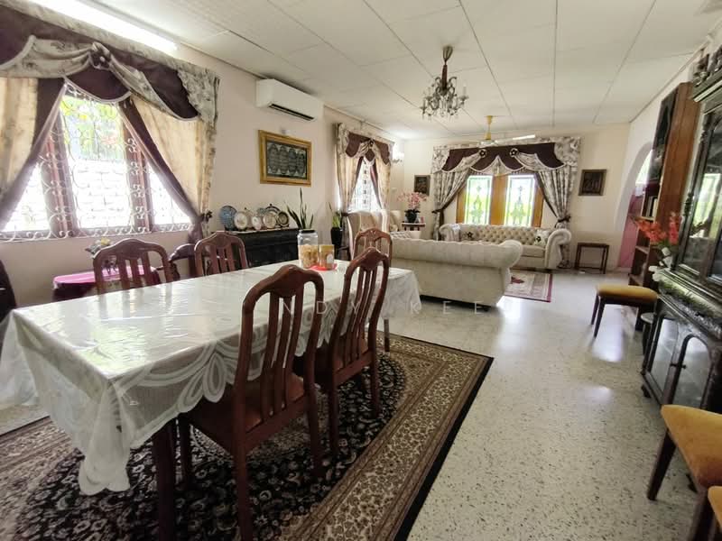 Bungalow for Sale in SS1 (Petaling Jaya) - Cindy Kee - Living Room - PropertyGuru.com.my