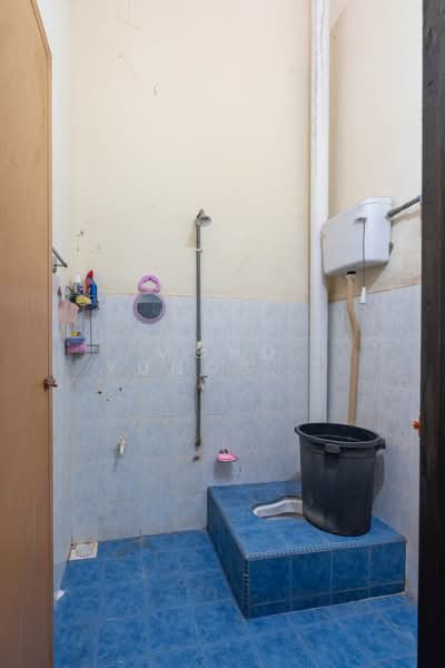 Rumah Teres 1 Tingkat untuk Dijual di Kampung Sungai Lang (Banting) - Mohd Yunos Bin A.Karim - Bathroom - PropertyGuru.com.my
