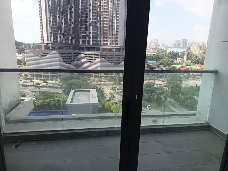 Kediaman Servis untuk Disewa di D'sands Residence - Duncan Lee - Balcony - PropertyGuru.com.my