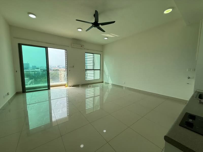 Servis Apartment untuk Dijual di Cybersquare - Yeong . - Living Room - PropertyGuru.com.my