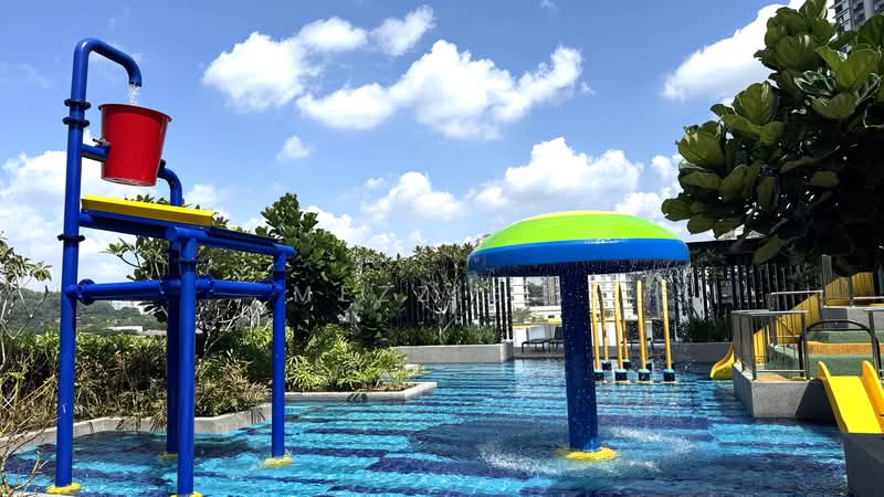 Servis Apartment untuk Disewa di Melawati : Park One - Mezzie . - Pool - PropertyGuru.com.my