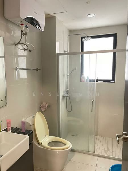 Kondominium untuk Dijual di Amberside @ Country Garden Danga Bay - Jensen Goh - Bathroom - PropertyGuru.com.my