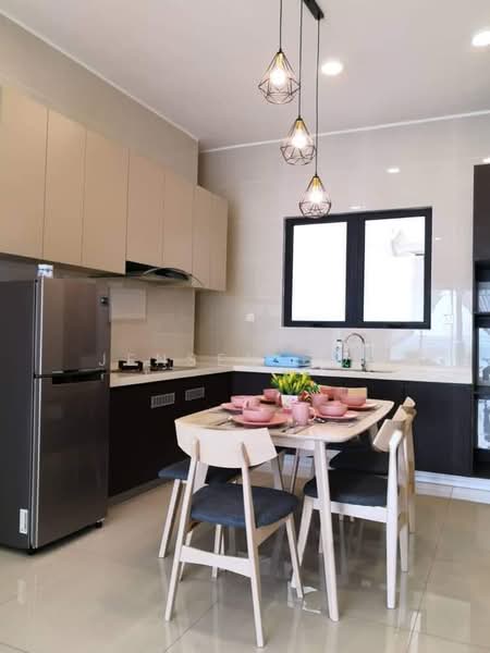 Kondominium untuk Dijual di Amberside @ Country Garden Danga Bay - Jensen Goh - Kitchen - PropertyGuru.com.my