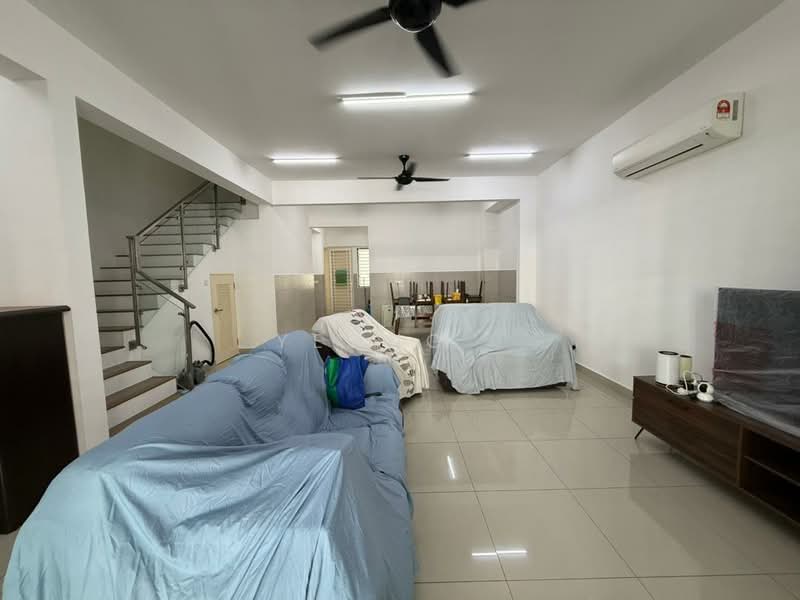 3-storey Terraced House for Sale in Cyberjaya (Selangor) - Yeong . - Living Room - PropertyGuru.com.my