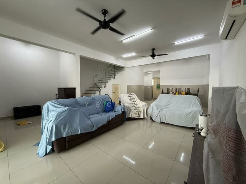 3-storey Terraced House for Sale in Cyberjaya (Selangor) - Yeong . - Living Room - PropertyGuru.com.my