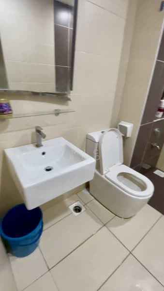 Service Residence for Sale at D'Tasek Residences (Tasek Impian) - Janice Khoo - Bathroom - PropertyGuru.com.my
