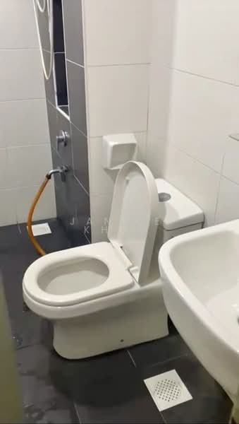 Service Residence for Sale at D'Tasek Residences (Tasek Impian) - Janice Khoo - Bathroom - PropertyGuru.com.my