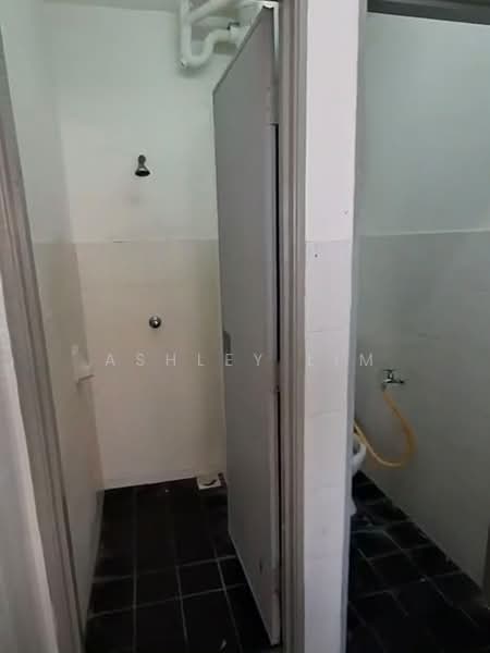 Apartment for Sale at Palm & Nipah Court (Pangsapuri Nipah) - Ashley Lim - Bathroom - PropertyGuru.com.my