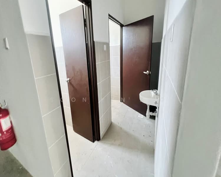 Shop for Rent in Kuantan (Pahang) - Kenny Loo - Bathroom - PropertyGuru.com.my