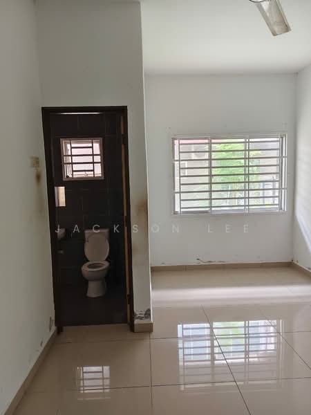 Rumah Teres 2 Tingkat untuk Dijual di Taman Kuala Selangor Utama (Kuala Selangor) - Jackson Lee - Bathroom - PropertyGuru.com.my