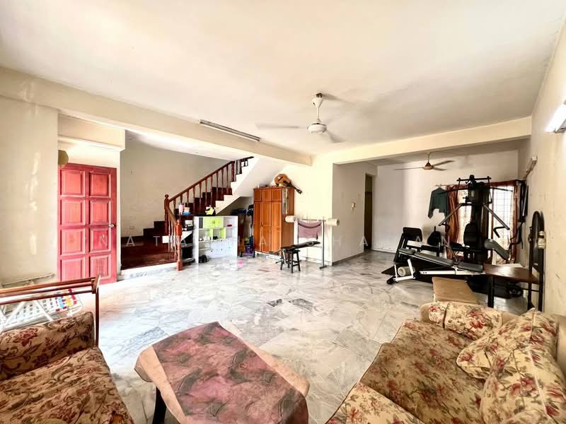 Rumah Teres 2 Tingkat untuk Dijual di Seksyen 13 (Shah Alam) - Natasha Shadan - Living Room - PropertyGuru.com.my