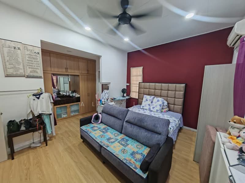 Bungalow for Sale in Kota Emerald (Rawang) - Alex Lee - Bedroom - PropertyGuru.com.my