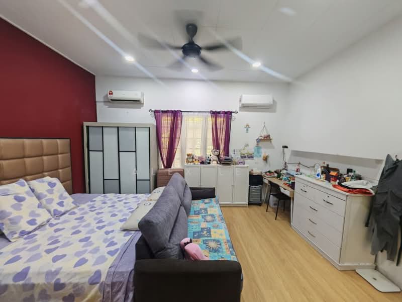 Bungalow for Sale in Kota Emerald (Rawang) - Alex Lee - Bedroom - PropertyGuru.com.my