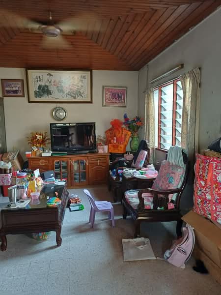 Rumah Teres 2 Tingkat untuk Dijual di Seksyen 17 (Petaling Jaya) - Connie Liew - Living Room - PropertyGuru.com.my