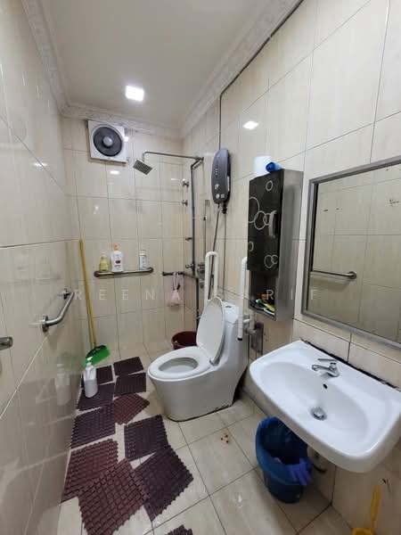 Rumah Teres 2 Tingkat untuk Dijual di Seksyen 7 (Kota Damansara) - Reena Sarif - Bathroom - PropertyGuru.com.my