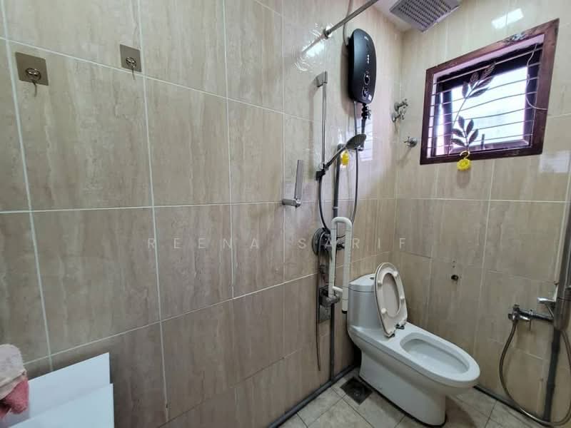 Rumah Teres 2 Tingkat untuk Dijual di Seksyen 7 (Kota Damansara) - Reena Sarif - Bathroom - PropertyGuru.com.my