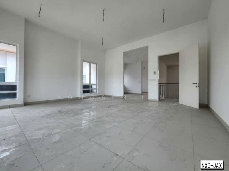 Rumah Berkembar untuk Dijual di Setia Damai (Setia Alam) - Yongsen Lim - Living Room - PropertyGuru.com.my
