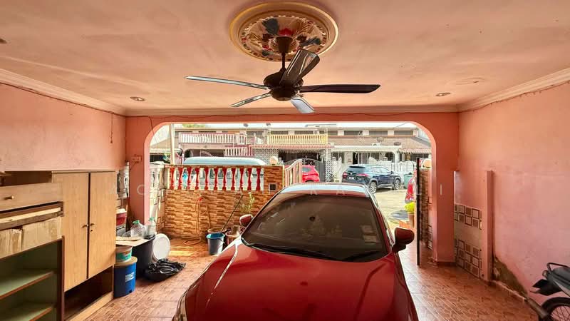 Terraced House for Sale in Seri Kembangan (Selangor) - Aqillah Razali - Car Park - PropertyGuru.com.my